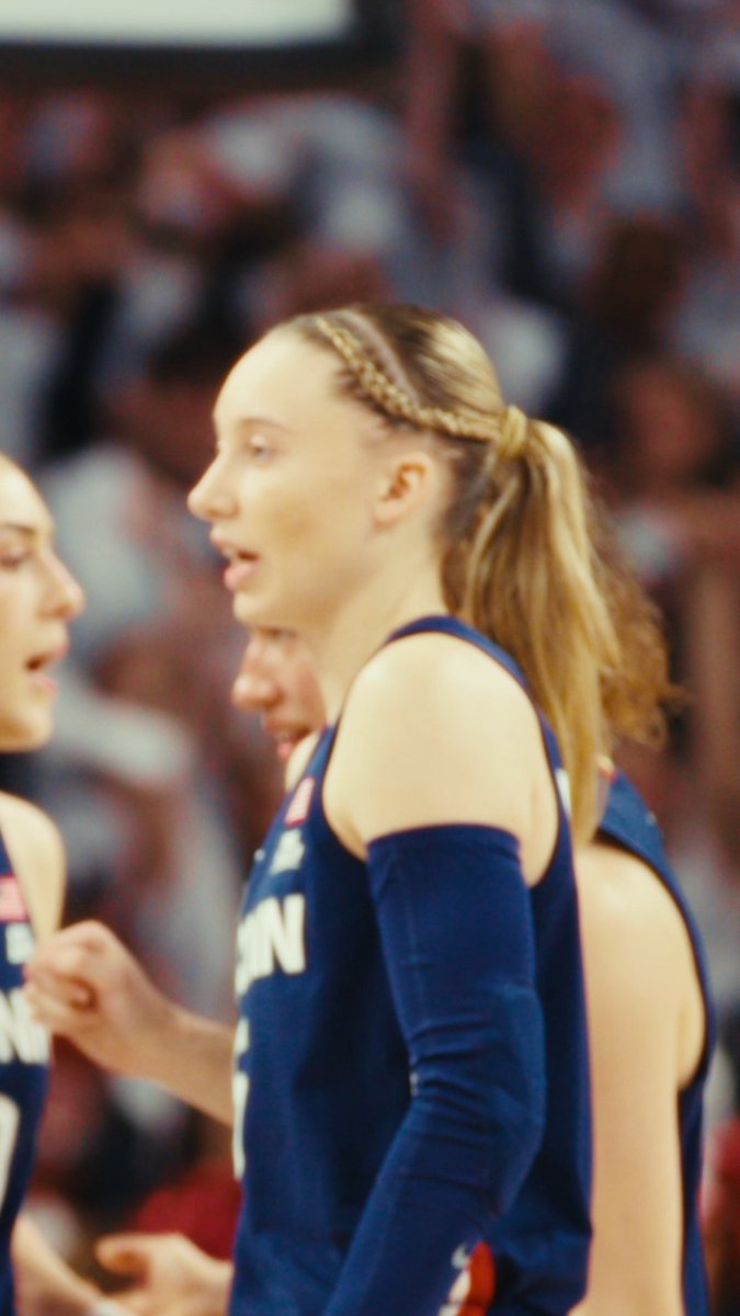 Dawn Staley: "Paige is probably the elitist basketball player to ever grace our game. You look at her efficiency, she doesn't take bad shots." (via NCAA March Madness)