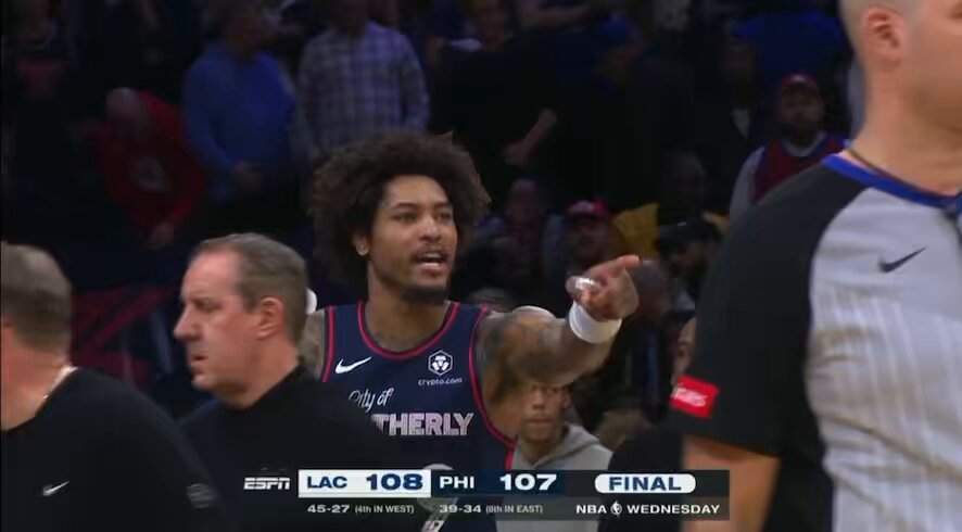 "You're a bitch. You're a bitch. You're a bitch." Kelly Oubre let the refs know he really feels Barstool Philly