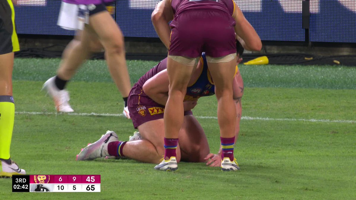 Lachie Neale received a free kick following this incident involving Scott Pendlebury. #AFLLionsPies