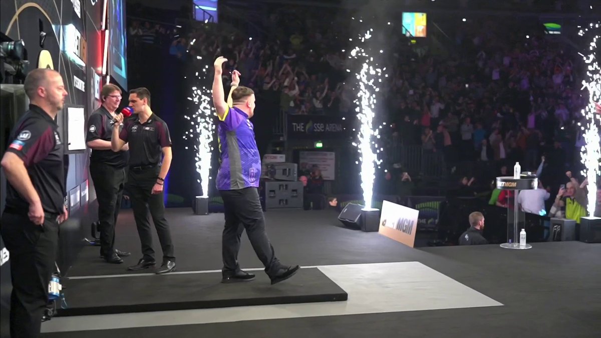 Luke Littler gets his first nightly win in the Premier League 🏆