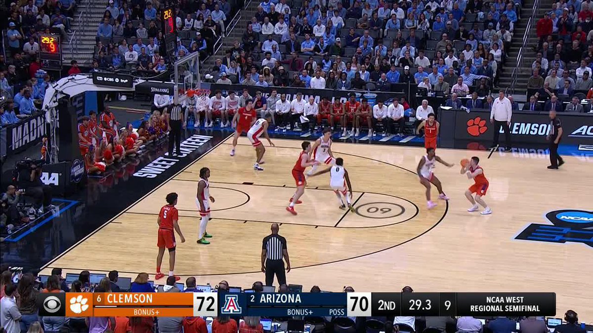 CHASE HUNTER WITH THE JELLY FOR THE DAGGER