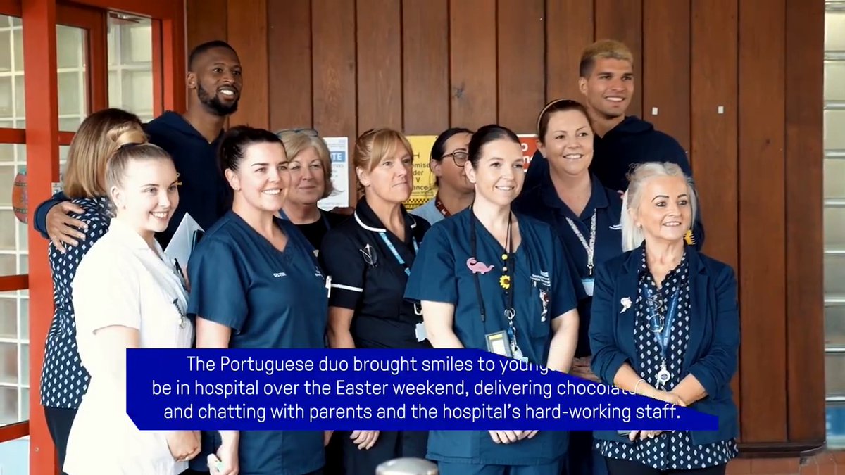 As Easter nears, Beto and João Virgínia drop in to surprise youngsters and staff on the wards of Ormskirk Hospital. 🏥💙