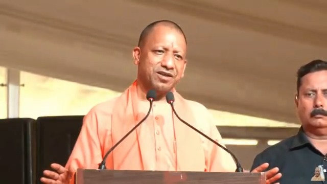 सपा, बसपा और कांग्रेस... जब ये सत्ता में आती हैं, अपने परिवार तक सीमित रह जाती हैं...