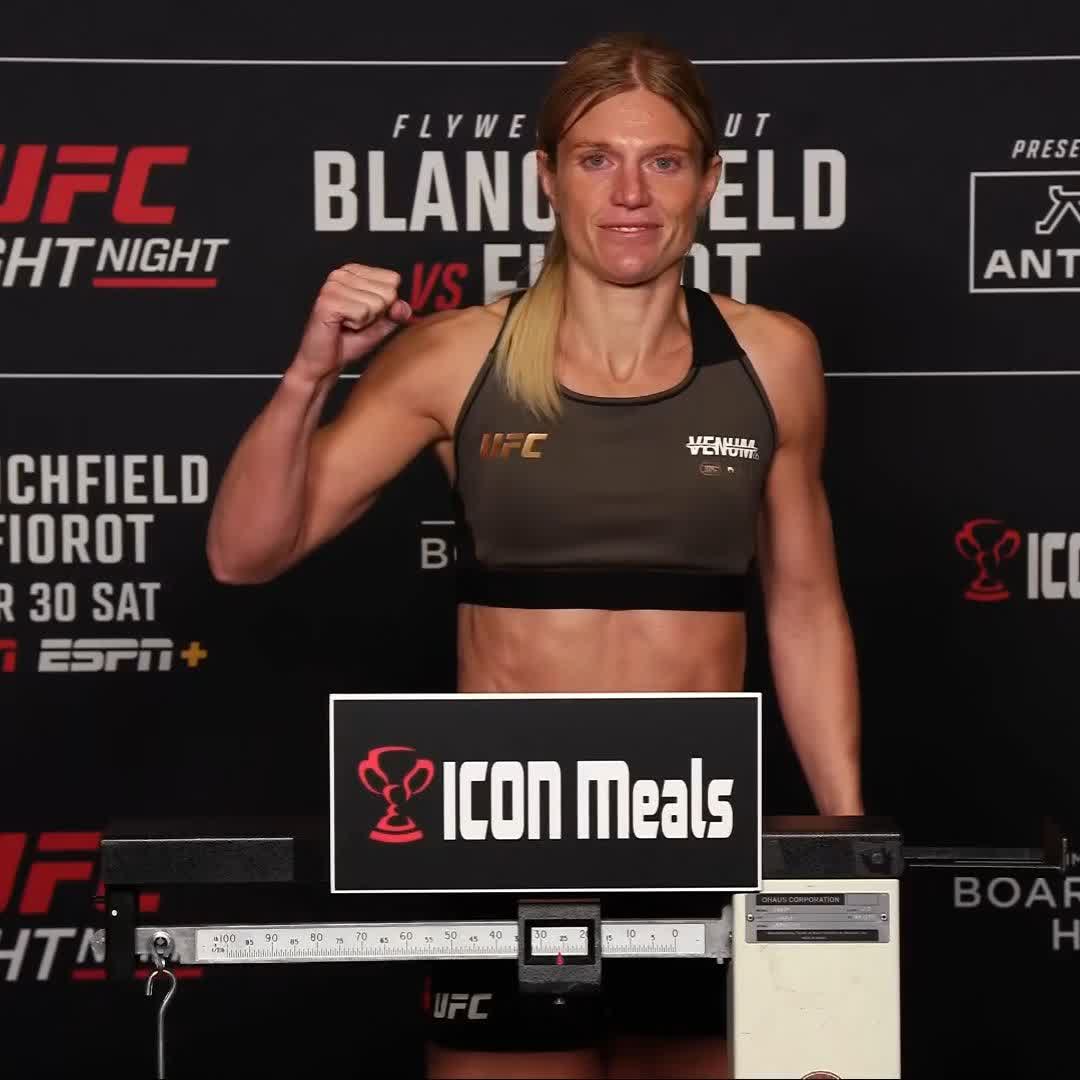 5️⃣6️⃣,8️⃣ Kg sur la balance ⚖️ Manon Fiorot valide la pesée ✅ LET’S GOOOO 🇫🇷🇫🇷🇫🇷🔥🔥🔥 #UFCAtlanticCity