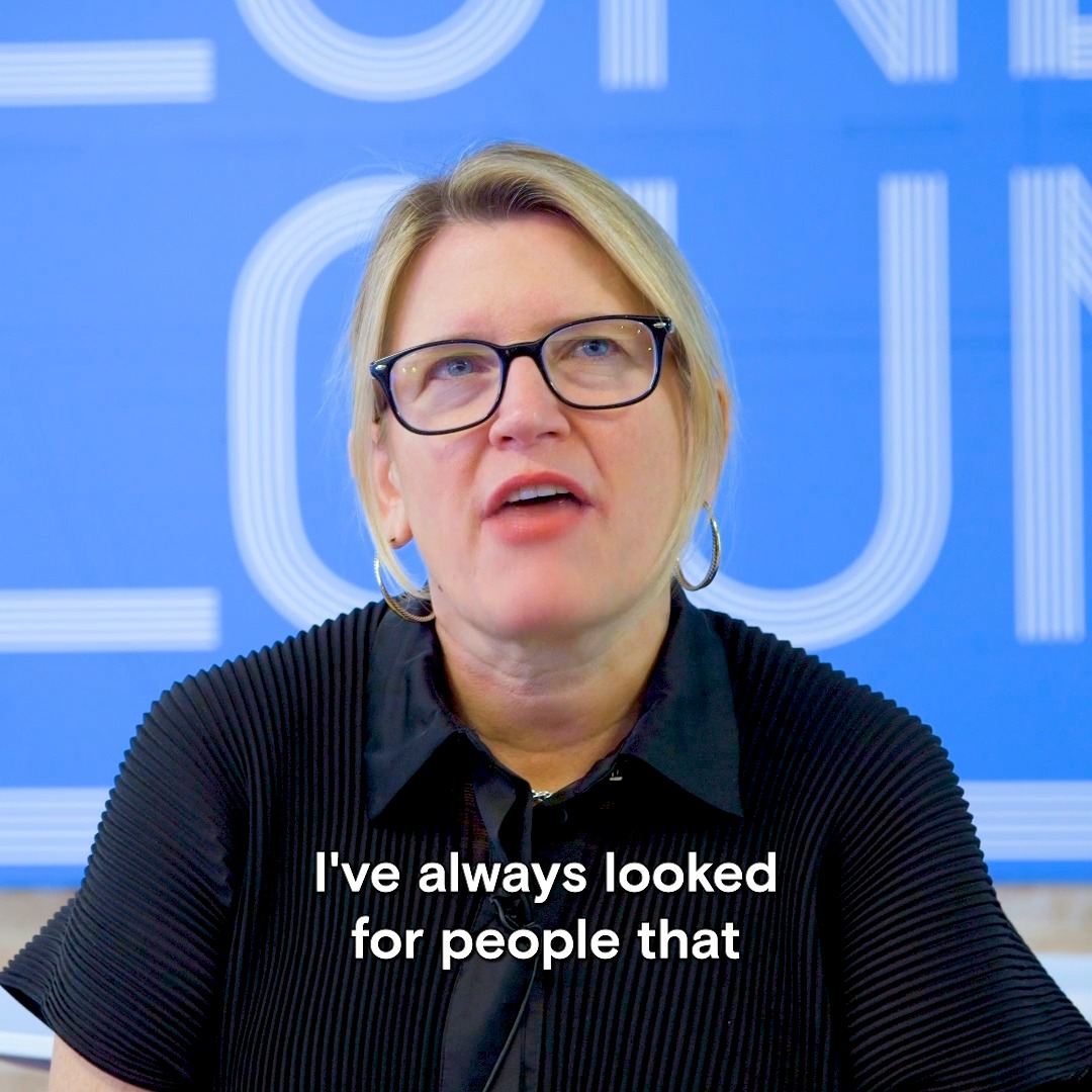 Joanna Geraghty, CEO of JetBlue, is the first woman to lead a major U.S. airline. ✈️ We sat down with Joanna for #WomensHistoryMonth to learn more about her experience and insights as a leader in the travel industry.