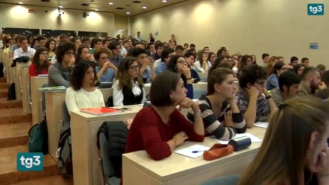 "Rettrice, decana, segretaria": l'università di Trento approva un regolamento in cui le cariche sono tutte al femminile, anche quando si parla di uomini. Il rettore: "Atto simbolico per la parità, a partire dal linguaggio"