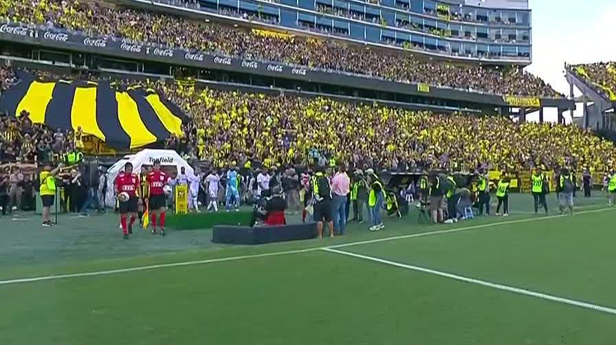 Una locura el recibimiento de Peñarol para el clásico ante Nacional 🤯