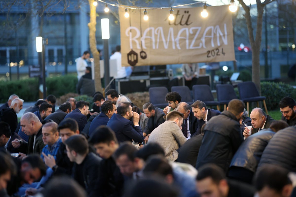 Bizleri iftar sofralarında misafir eden İTÜ'lü gençlerimize teşekkür ederim.