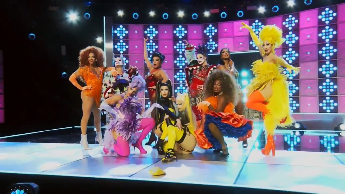 Call it a mothertuckin' Super Queen family reunion! 🪩 #DragRace