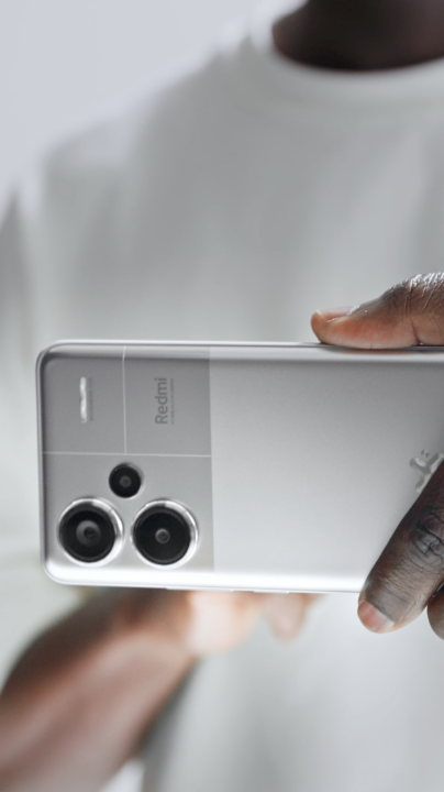 There's a whole universe in Rosemond's pocket. Here comes the silver awards boxing! #RedmiNote13ProPlus5G #XiaomiFanFestivalSpecialEdition #XiaomiFanFestival2024