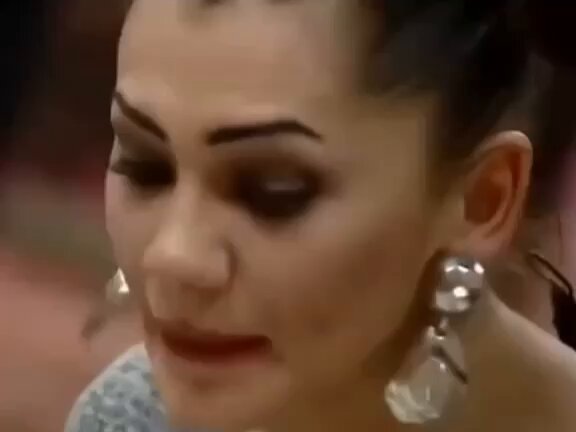 oyle medeniyim boyle anlayisliyim dedikten sonra disi sinek gorunce benim cingenelik