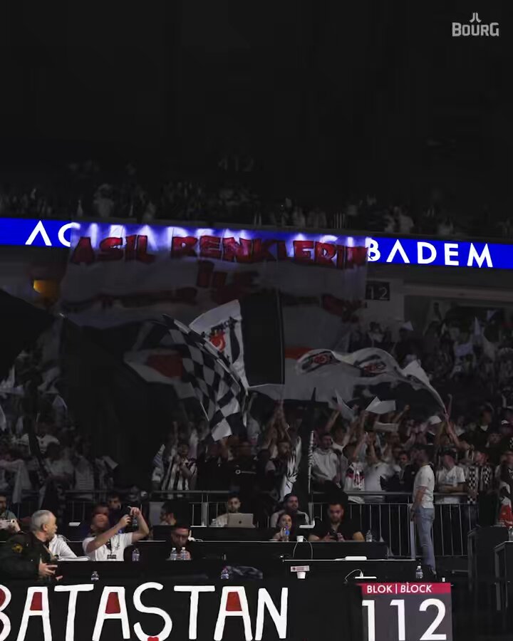 L’ambiance était attendue au Sinan Erdem Dome. Les 16 000 supporters turcs nous ont accueilli comme il se doit ! Et vous, supporters bressans, êtes-vous prêts à faire de même mercredi ? L’équipe attend impatiemment votre réponse dans les tribunes ! #WeRedy | #Eurocup