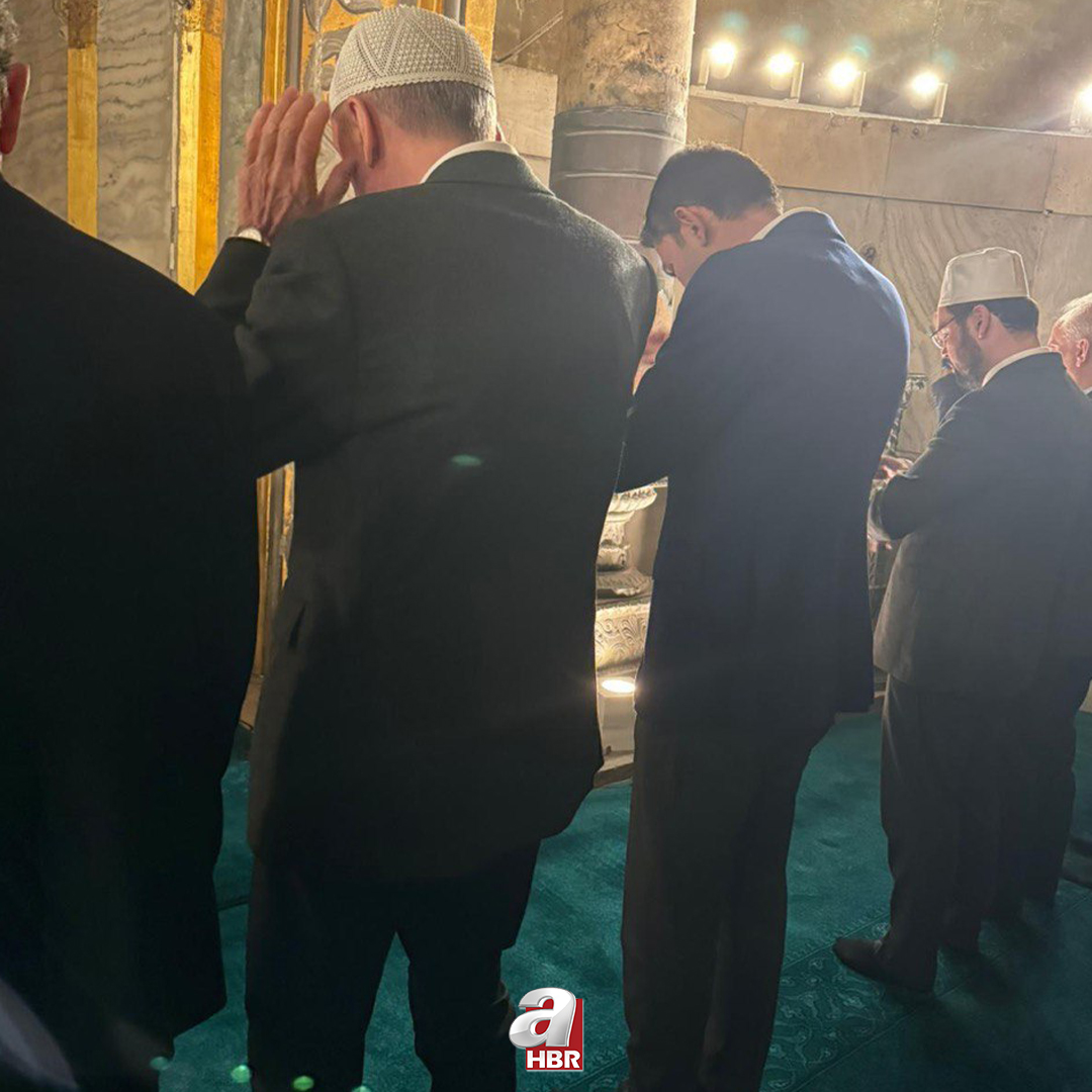 Başkan Recep Tayyip Erdoğan, akşam namazını Ayasofya Camii'nde kıldı.