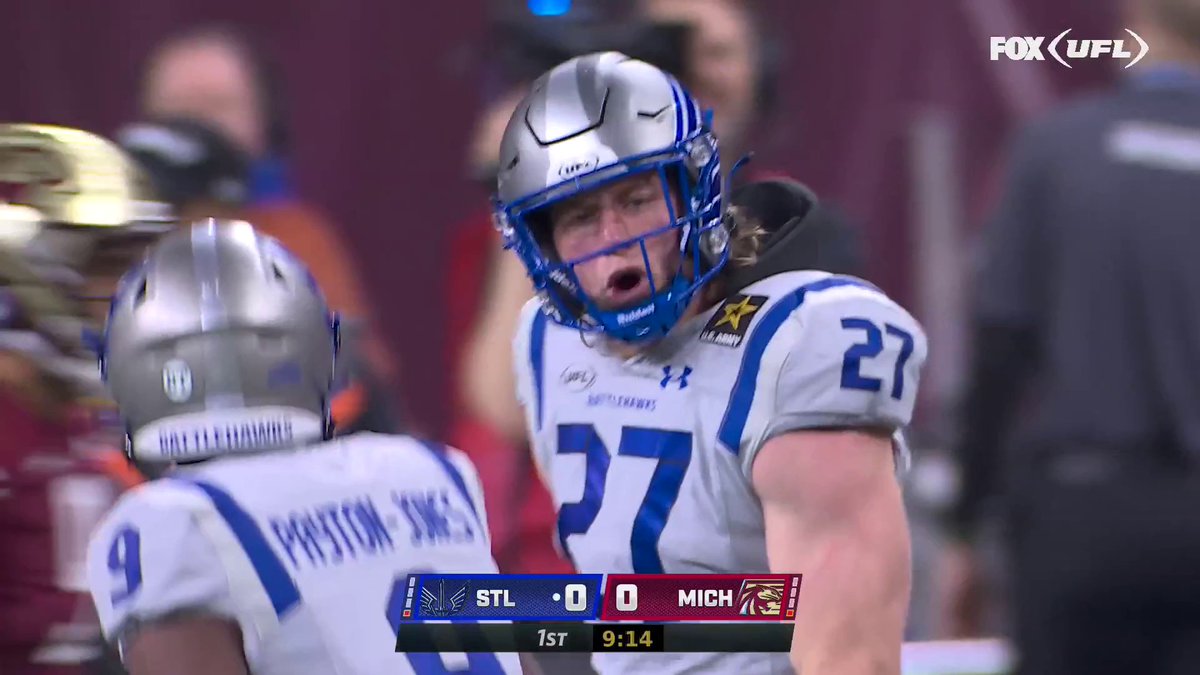 that INT by Mike Rose tho 👏