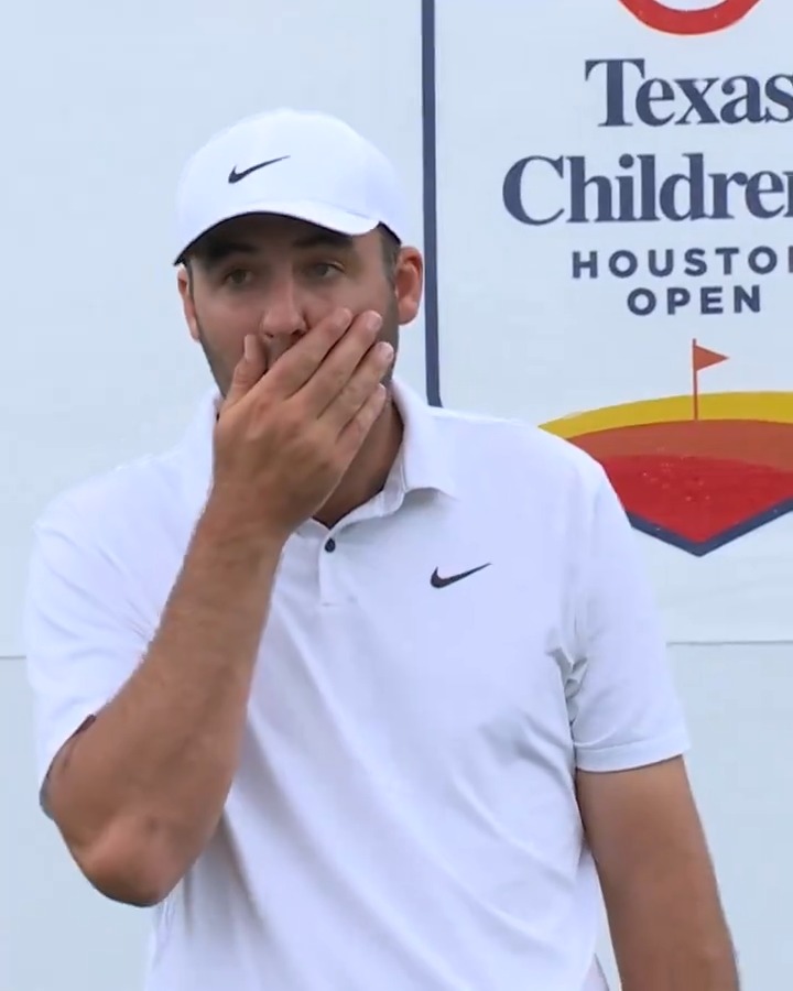 "What are you gonna do?" Scottie Scheffler was at a loss for words after his tee shot at No. 15.