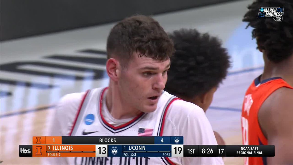 CLINGAN STUFFS HIM AT THE RIM 😤 #MarchMadness UConn Men's Basketball