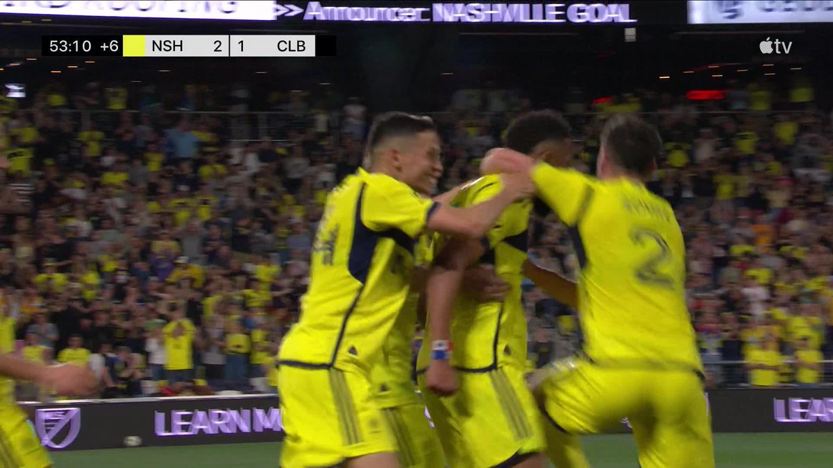 THAT'S A GODOY BICYCLE KICK. 🚲 Nashville ends the first half up 2-1 at home!