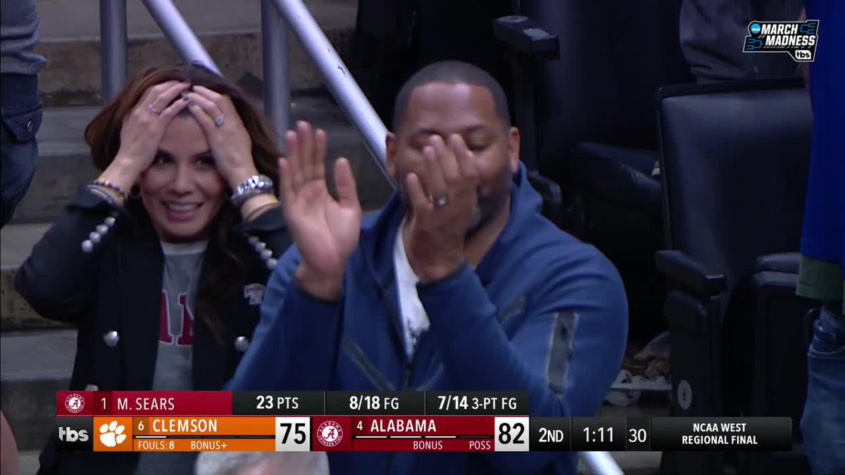 "BIG SHOT MARK IN THE HOUSE" MARK SEARS IS CLUTCH ❄️ #MarchMadness