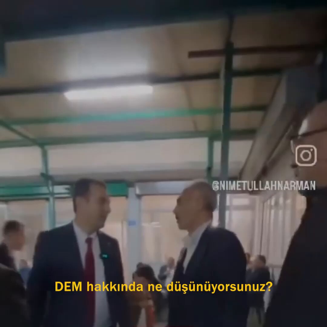 Yeniden Refah Partisi'nin Bursa Yıldırım adayı Nimetullah Narman, DEM'li vatandaşa "Demirtaş'a özgürlük" vaadi verdi: "Burada yerel seçimi kazanırsak genel seçim, erken seçim olur. Erken seçim olursa ne olur? Selahattin (Demirtaş) dışarıda."