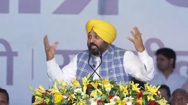 ਦੇਸ਼ ਦੇ ਕੋਨੇ-ਕੋਨੇ 'ਚ ਵੱਸਦੇ ਲੋਕ ਸਾਨੂੰ ਦਿਲੋਂ ਪਿਆਰ ਦੇ ਰਹੇ ਨੇ... ਜੋ ਸਾਡੇ ਲਈ ਸਭ ਤੋਂ ਵੱਡੀ ਆਕਸੀਜਨ ਦਾ ਕੰਮ ਕਰਦੀ ਹੈ... ਅਸੀਂ ਤਾਨਾਸ਼ਾਹ ਸਰਕਾਰ ਵਾਂਗ ਦਿਹਾੜੀ ਦੇ ਕੇ ਮੋਦੀ-ਮੋਦੀ ਨਹੀਂ ਕਰਵਾਉਂਦੇ...