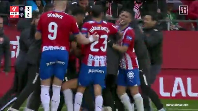 Porque las historias mรกs รฉpicas tienen un final heroico. Porque hay momentos que no se olvidan. Porque hay personas que estรกn destinadas a ser leyendas y Stuani en el Girona lo es. El gol de Cristhian Stuani que desatรณ la locura en Montilivi โจ #LALIGAenDAZN โฝ๏ธ