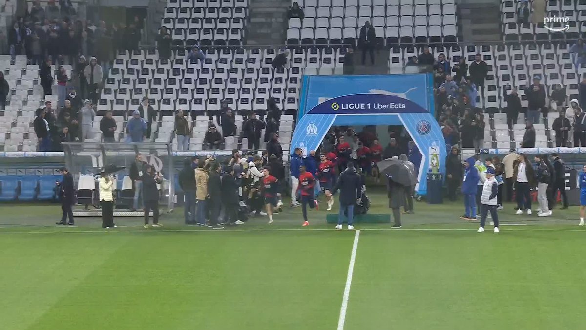 La bronca pour les parisiens sortis pour l’échauffement au Vélodrome. 😳 🎥 Prime Video Sport France