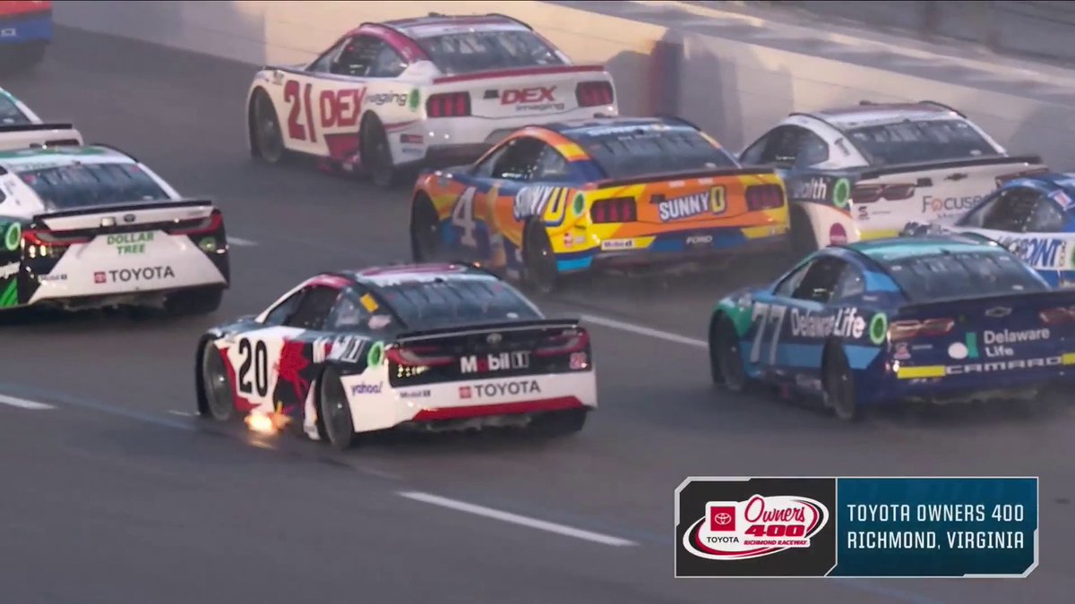 Oval racing on wet-weather tires, everyone 😎 Watch it on FOX. Stream it»