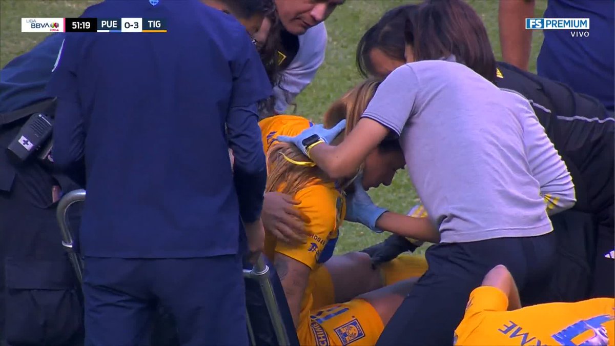🚨 ¡¡ALARMAS ENCENDIDAS!!🚨 Fuertísimo golpe entre Nayeli Rangel y Eileen Martínez 🏥😨 ❌ ¡Y se armó la bronca en la cancha porque alguien se reía de lo ocurrido! : "NO ES DE RISA, QUE TE PASE A TI PARA REÍRNOS" #EnfranjadasxFSMX