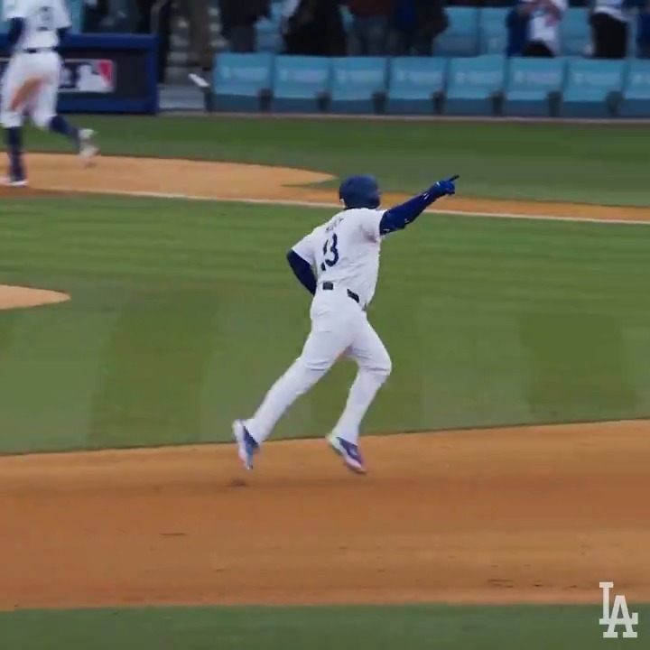 I understand people hate the Dodgers more than ever now, but this is objectively cool.