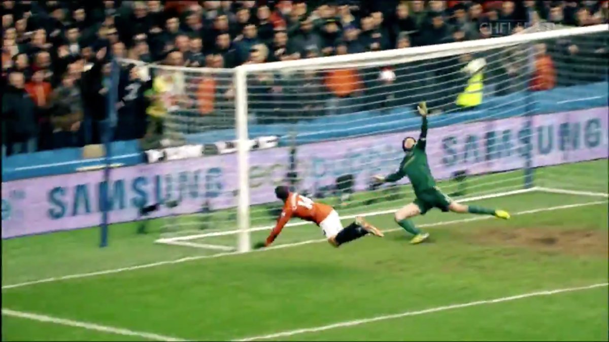 11 years ago, Petr Cech pulled off arguably the greatest save ever in English football history 😮💨