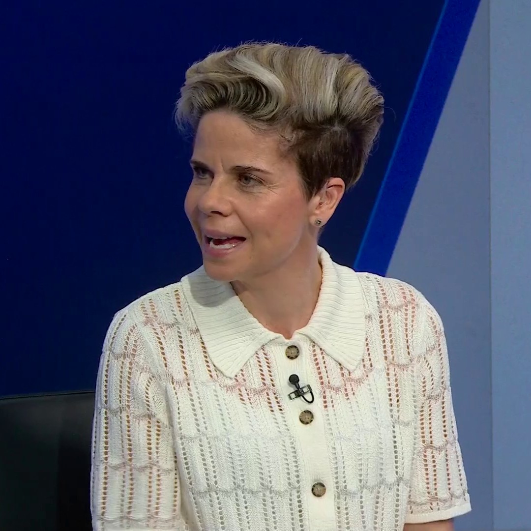 "There's certainly been a little tension between the two..." 😬 Sue Smith gives her verdict on the post-match altercation between Jonas Eidevall and Emma Hayes in the FA Women's League Cup.