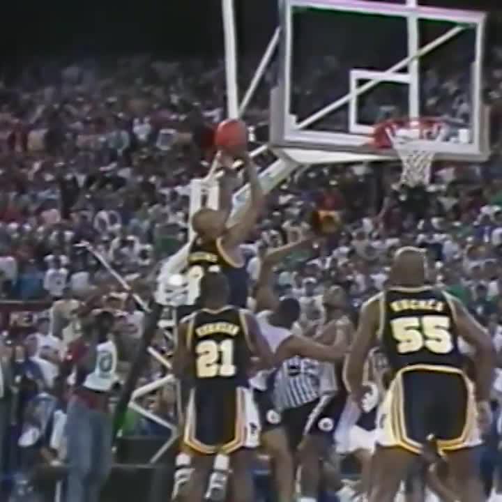 The eventual national champs survive. #OTD 3️⃣5️⃣ years ago, Sean Higgins' late basket sent Michigan past Big Ten Conference rival Illinois, 83-81, in the Final Four. 🙌 Sean M. Higgins x Michigan Men's Basketball