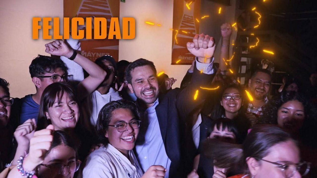 Vamos a llenar los hospitales de medicinas, las universidades de jóvenes y las calles de paz y seguridad. ¡Y vamos a llenar a México de felicidad y esperanza! ¡Nuestra generación va a cambiar la historia!