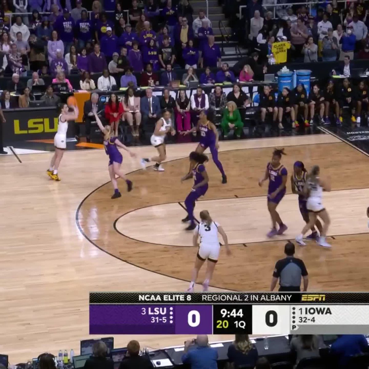 Caitlin Clark with the first points of the game 💥