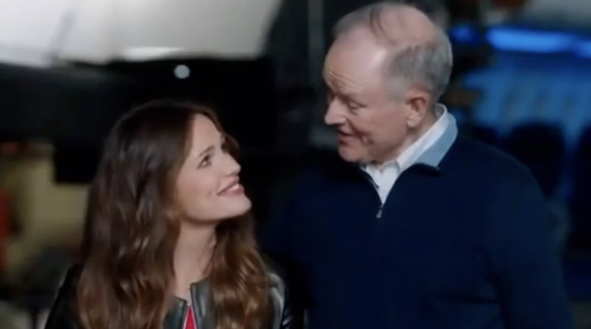 "My dad passed peacefully Saturday afternoon. We were with him, singing Amazing Grace as he left us." —Jennifer Garner 💔