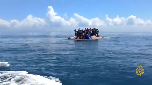 مع دخول فصل جديد من الحرب بين الجيش الميانماري وفصيل مسلح بوذي.. الأوضاع الأمنية في ولاية أراكان غربي ميانمار تتفاقم، ما أثر على قرى الروهينغيا التي تشهد سقوط قتلى وجرحى في قصف ومواجهات، إضافة إلى موجة لجوء جديدة نحو إندونيسيا | تقرير: صهيب جاسم #الأخبار