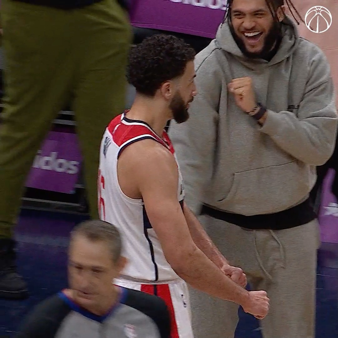 AG beats the buzzer to end the first half! 🚨