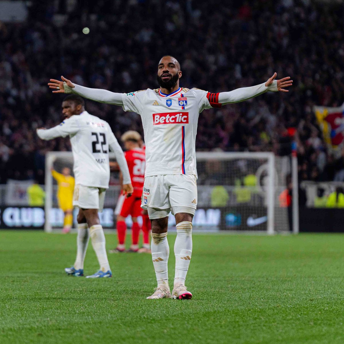 Le doublé du Général Lacazette hier. 🦁🫡 Il aurait mérité une meilleure carrière sur le plan international ? 🇫🇷🤔 🎥 Olympique Lyonnais