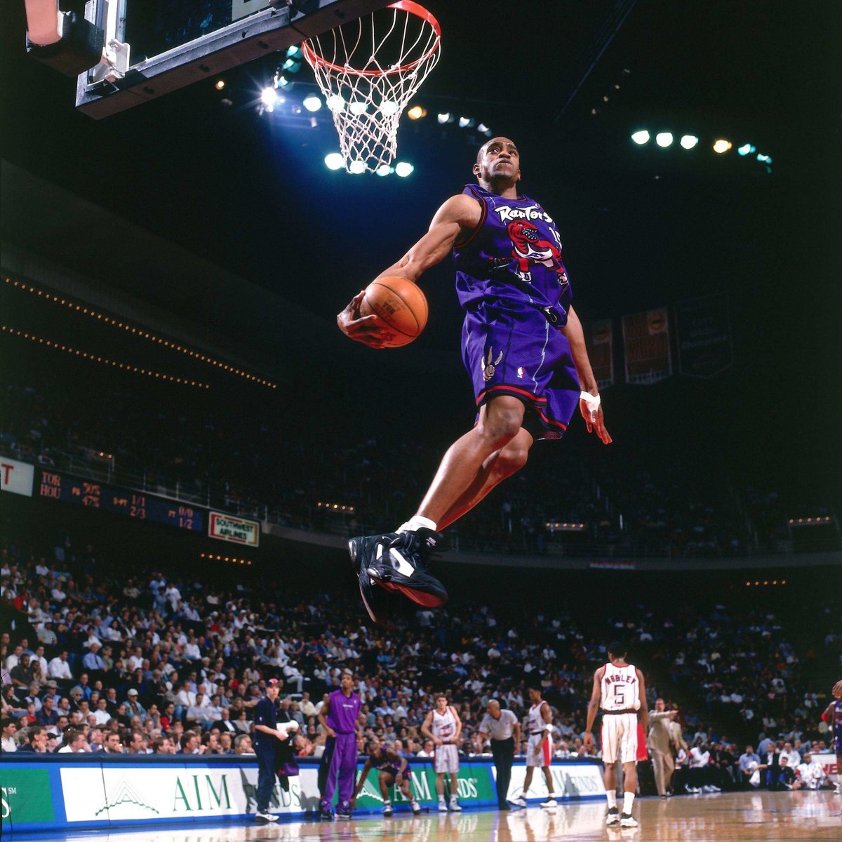 Vince Carter is officially a Hall of Famer 🔥 Congrats to the greatest dunker ever 🔥 (🎥 Ballislife.com )