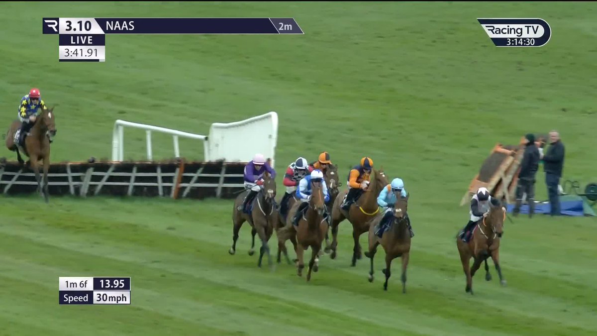 👏 A relatively straightforward success in the end for Toto Too who stays on best for Keith Donoghue at Naas Racecourse