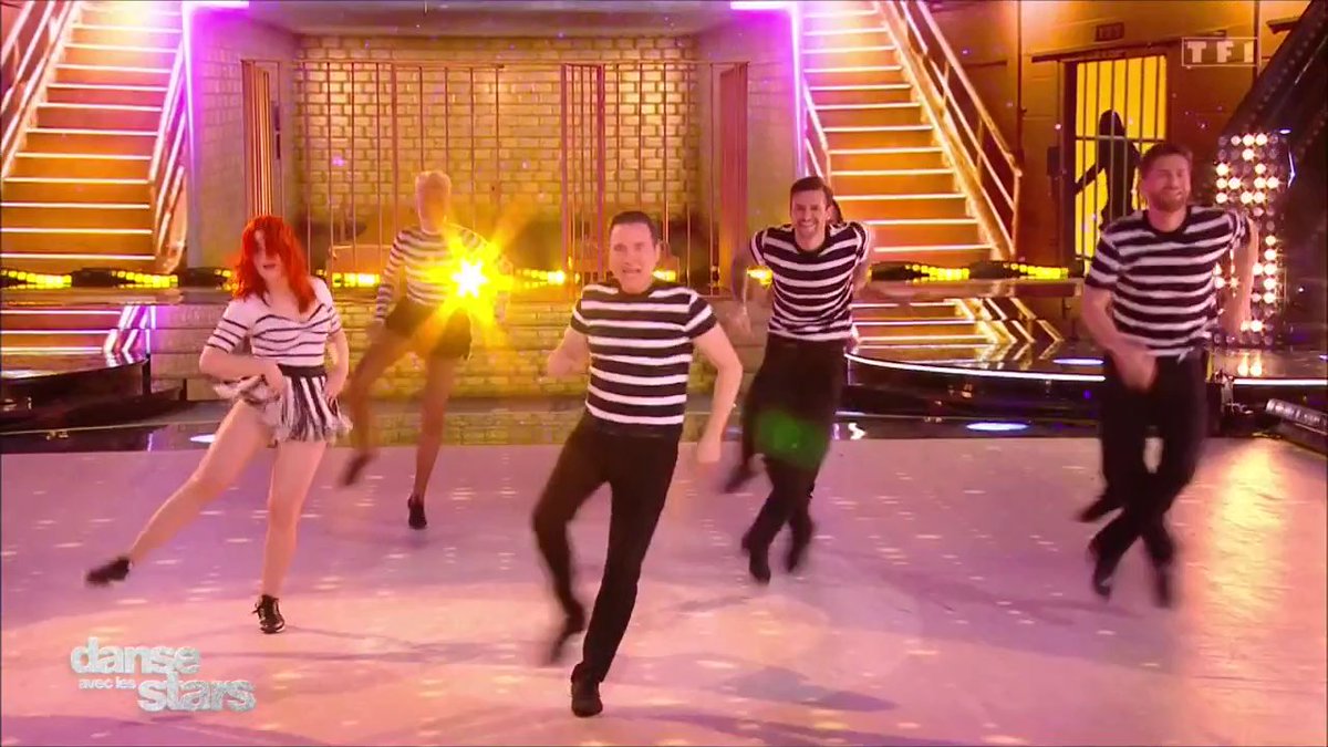 #DALS Quelle énergie 💥 Adeline Toniutti et Adrien Caby ouvrent la soirée avec un jive de dingue et un Jean Marc Genereux en folie 🤩 Pour suivre le Live ▶️