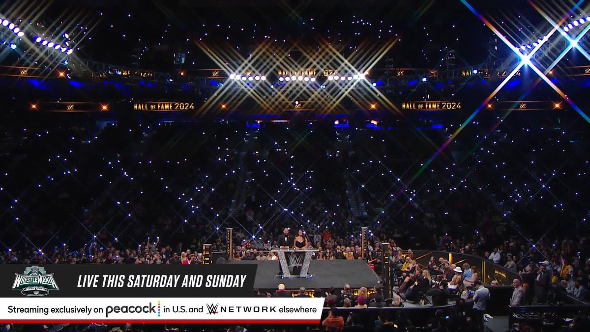 Beautiful moment as the siblings of Bray Wyatt take a moment to remember him tonight before inducting their father and uncle into the WWE Hall of Fame. 🕊️🙏 #WWEHOF