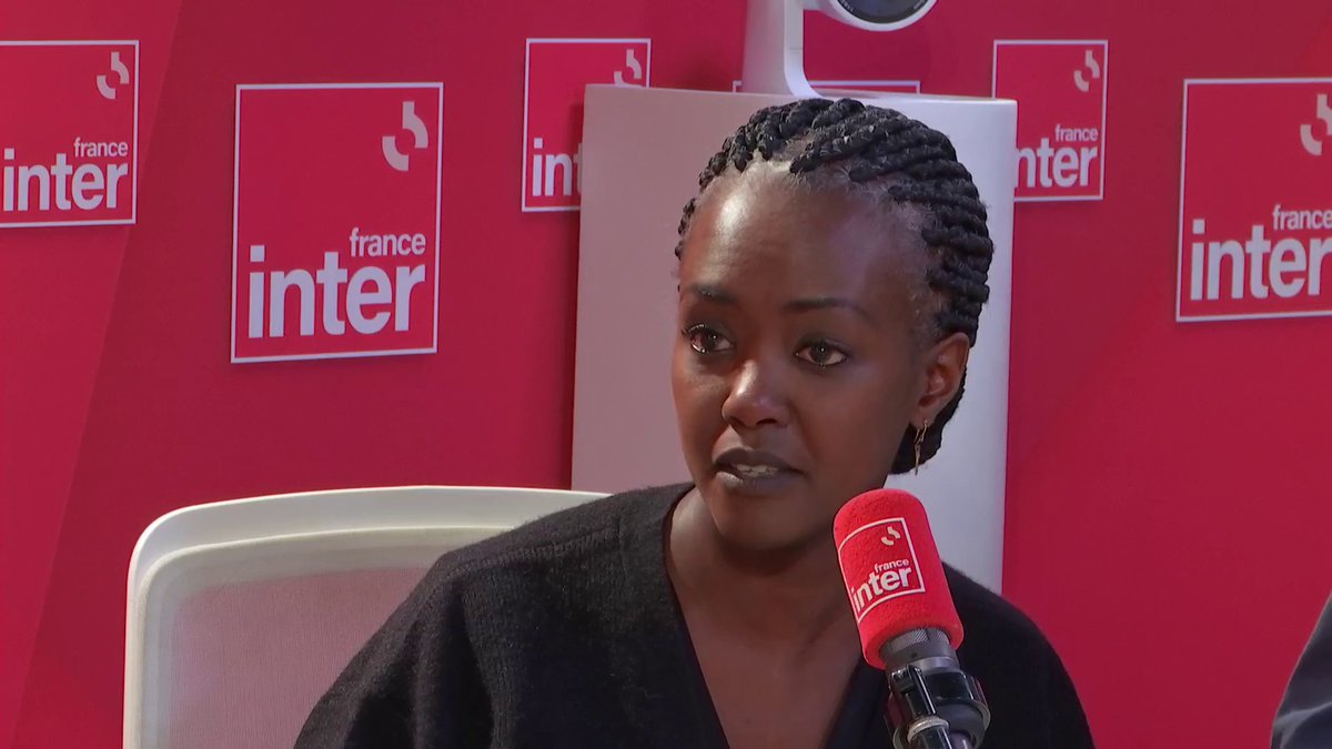 "Quand ma mère a été tuée, on m'a fait nettoyer son sang. Ça, ce n'est pas contenu dans le mot 'génocide'", juge Annick Kayitesi-Jozan, rescapée du génocide au Rwanda. "Le mot 'génocide' réduit, il ne dit pas le traumatisme dans lequel cela nous a plongé." #Le69Inter