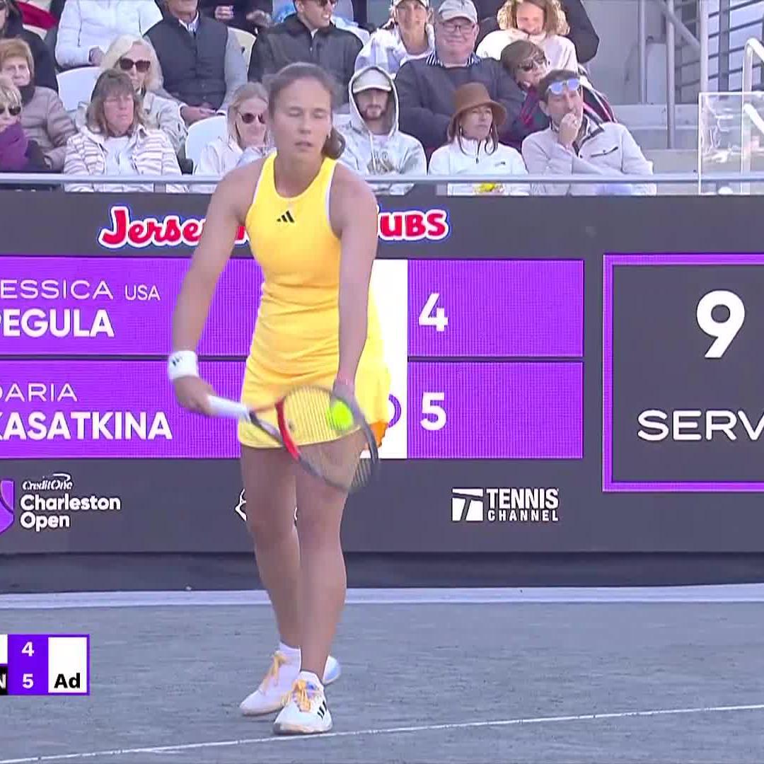 Dialed in ☎️ Kasatkina is one set away from the #CharlestonOpen final. She takes the first set 6-4 over Pegula!