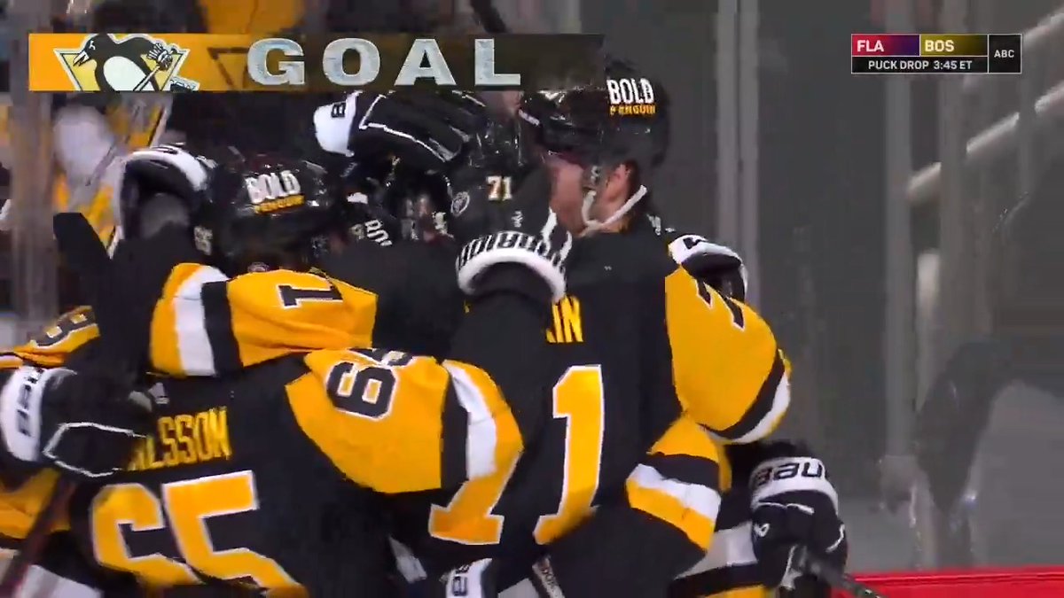 BUNTING ANSWERS WITH HIS THIRD POINT OF THE GAME! 💯
