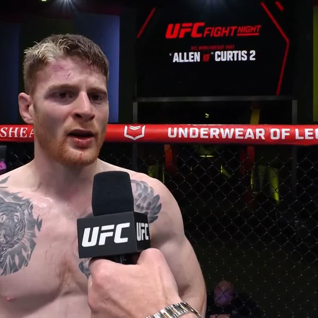 Hey Dave Portnoy 👋 All Charlie Campbell wants after his #UFCVegas90 victory is to meet Miss Peaches 🍑🐾