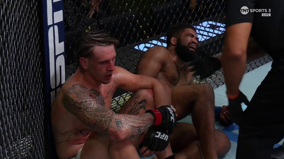 WHAT A FIGHT! 🙌 Brendan Allen and Chris Curtis just gave us an all out war! 🔥 #UFCVegas90