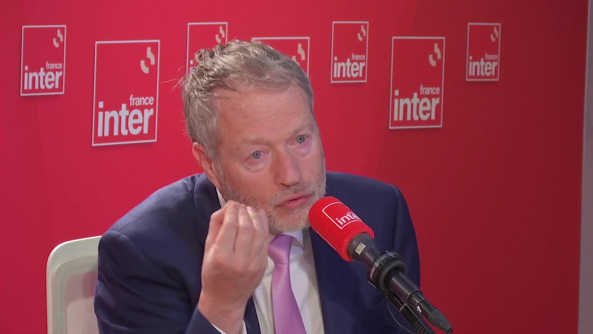 Baisse du budget de la recherche en France : "Vous achetez votre billet pour l'avenir avec la recherche", assure le scientifique Marc-André Selosse. "Recherche et formation c'est ce qui fait un grand pays", selon lui.