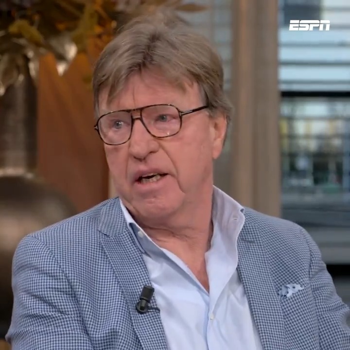 Aad de Mos is groot fan van 'geweldige' Kenneth Taylor: "Die kan ook bij Barcelona en Real Madrid spelen" 👀