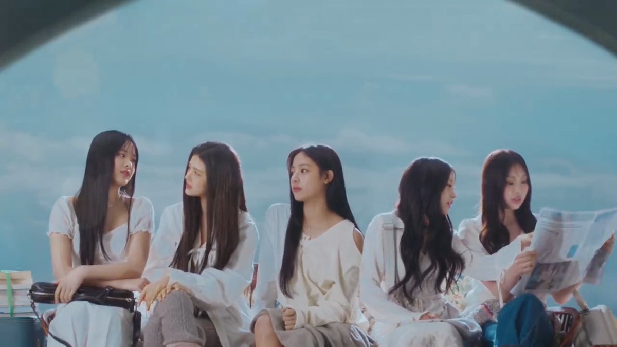NewJeans teases their new song ‘Bubble Gum.’ Out May 24th.